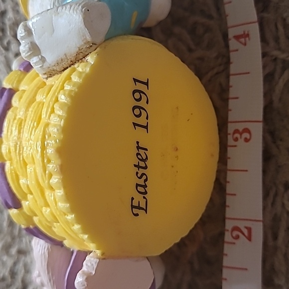 Hallmark 1991 Crayola Bunny Figurine - Bunny Easter Basket by Binney and Smith - Picture 4 of 9